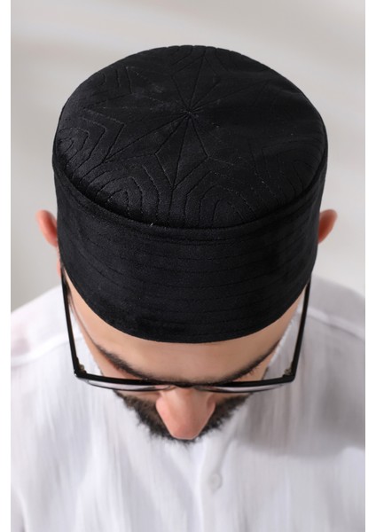 Siyah Kapitone Desenli Kadife Kalıp Namaz Takkesi