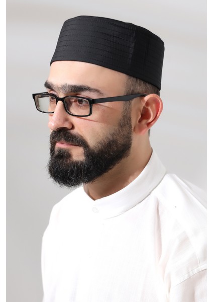 Siyah Kapitone Osmanlı Tuğrası Nakışlı Kalıp Namaz Takkesi