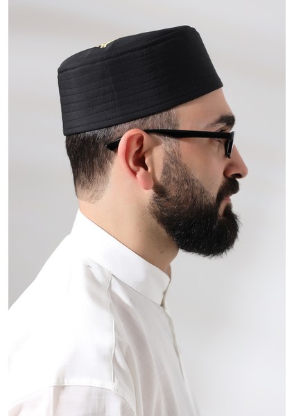Siyah Kapitone Osmanlı Tuğrası Nakışlı Kalıp Namaz Takkesi