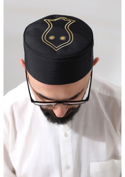 Siyah Kapitone Nalı Şerif Nakışlı Kalıp Namaz Takkesi