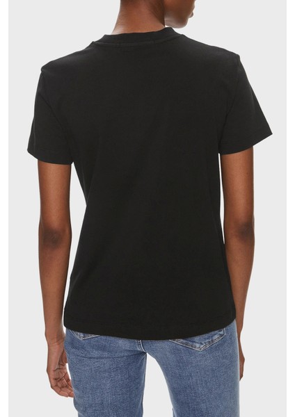 Calvin Klein Pamuklu Regular Fit Bisiklet Yaka T Shirt J20J223222BEH Kadın T Shirt J20J223222 Beh