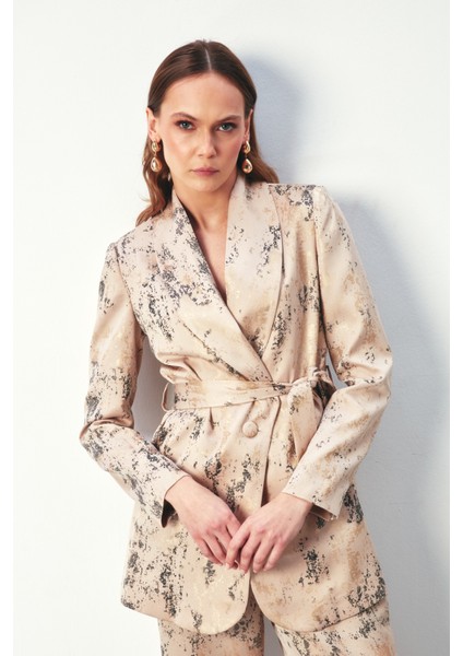 Parlak Desenli Kuşaklı Uzun Ceket - Bej fiyatları