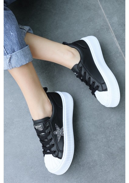 Piata Siyah Cilt Beyaz Tabanlı Bağcıklı Spor Ayakkabı