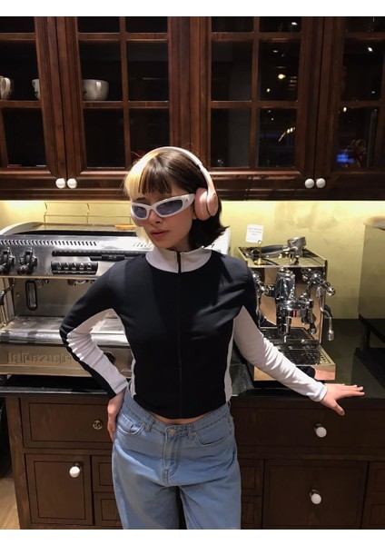 Line Detail Fermuarlı Siyah Crop