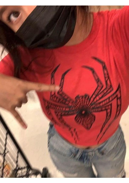 Spider Baskılı Kırmızı Crop Bluz