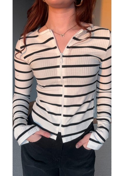 Ribanalı Çizgili Fermuarlı Crop Bluz