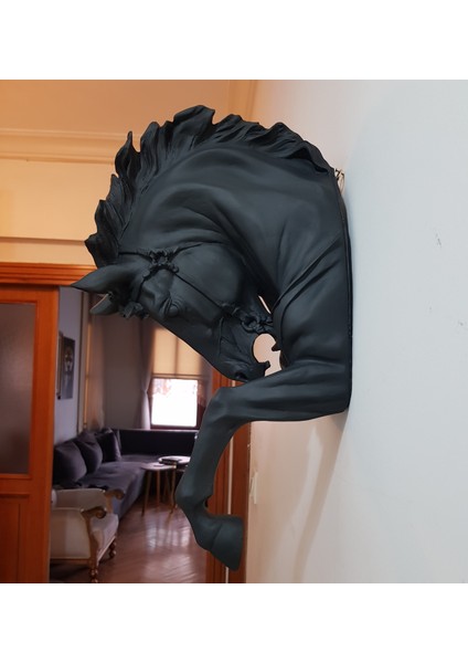 Duvardan Çıkan At Dekor