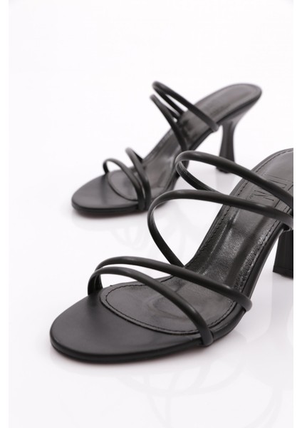 925 Kadin Şerit Detayli Topuklu Terlik fırsatları