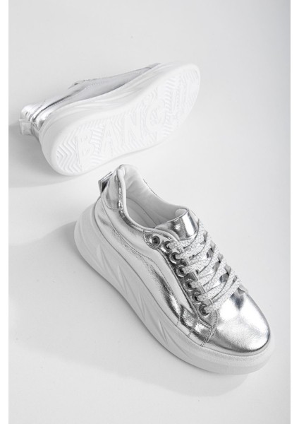 Gümüş Renk, Cilt, Topuk Boyu 4.5 Cm, Poli Air Hafif Taban, Göz Alıcı Parlak Tasarım Kadın Sneaker fiyatları