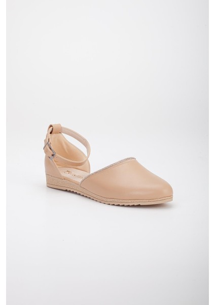 Yüzü Düz Karnı Yarık Model Baretli Nude Kadın Babet fırsatları