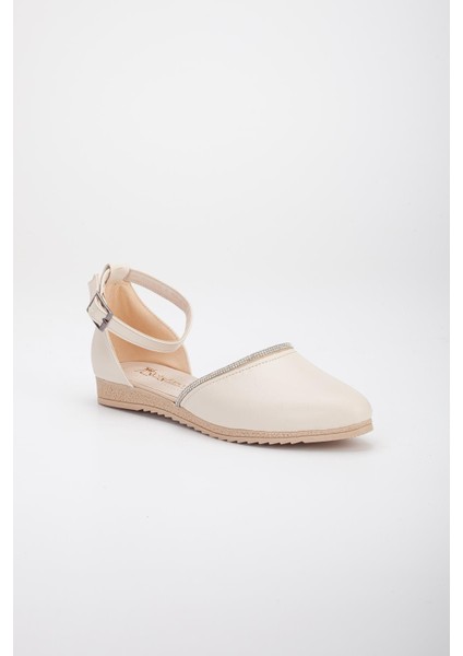 Yüzü Düz Karnı Yarık Model Baretli Ten Kadın Babet fırsatları