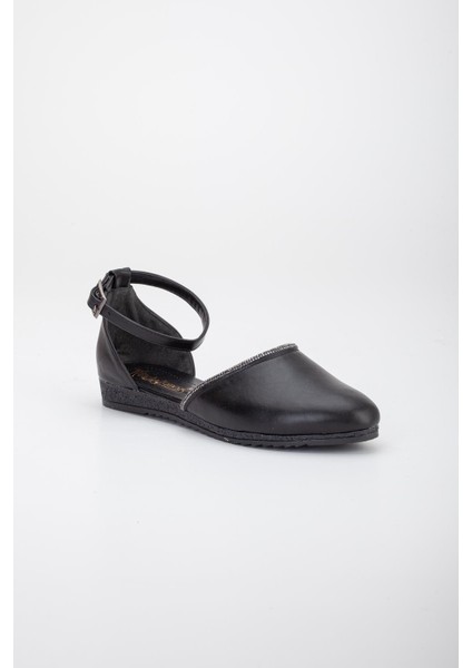 Yüzü Düz Karnı Yarık Model Baretli Siyah Kadın Babet fırsatları