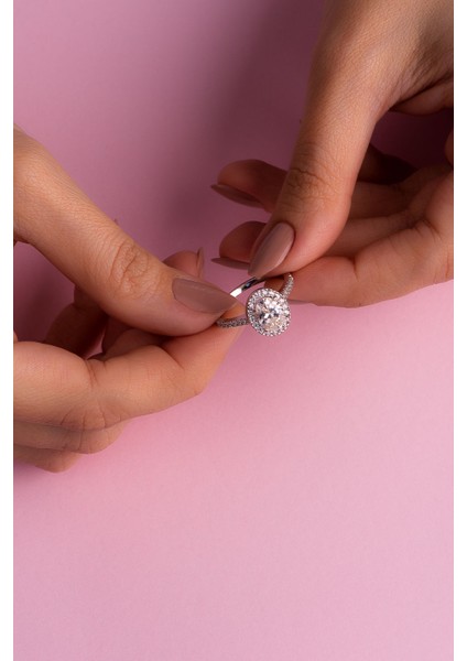 Beyaz Altın Sertifikalı Premium Created Taşlı Oval Tektaş Yüzük modelleri