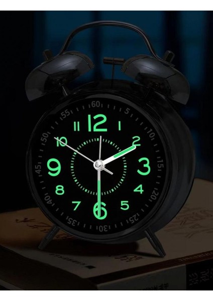 Akar Saniyeli Büyük Boy Nostaljik Analog Çalar Saat - Fosforlu Işıklı Alarmlı Yüksek Ses Hediyelik Saat Beyaz