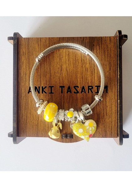 Model Kalp ve Boncuk Charm Çelik Bileklik fiyatları