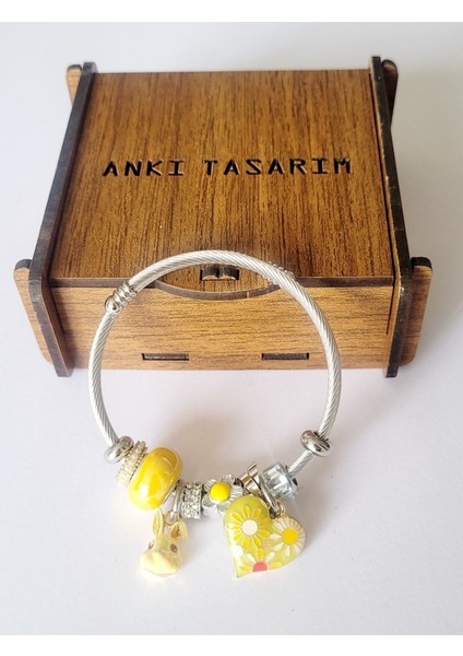 Model Kalp ve Boncuk Charm Çelik Bileklik modelleri