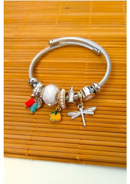 Kadın Model Charm Bileklik