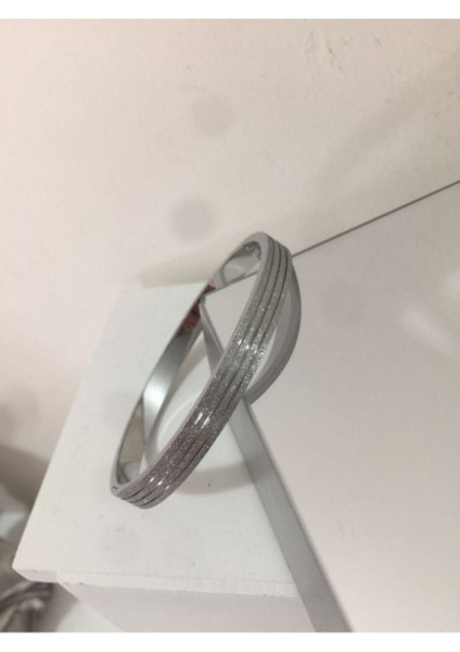 Çizgili Simli Gümüş Renk Çelik Bileklik