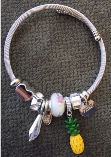 Ananas Charmlı Gümüş Şık Bileklik Sarı fiyatları