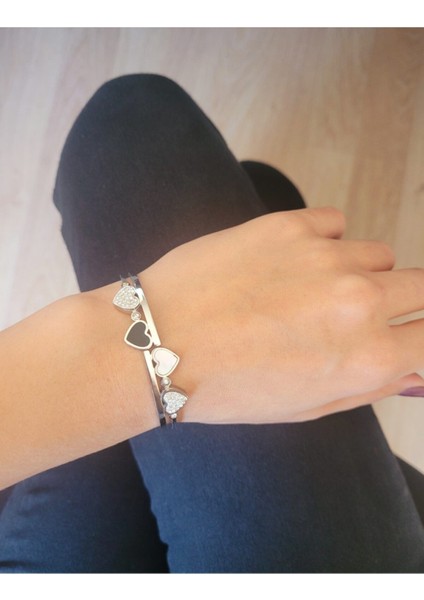 Kalp Model Gümüş Renk Kadın Çelik Bileklik