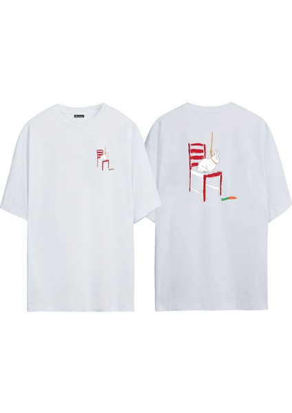 Unisex Sandalyedeki Tavşan, Havuç Ön Arka Baskılı Beyaz Oversize T-Shirt