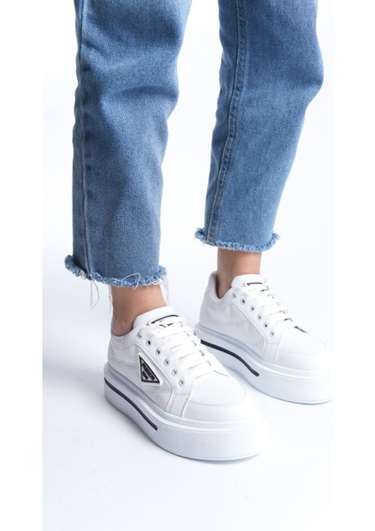 PRAG Bağcıklı Ortopedik Taban Desenli Kadın Sneaker Ayakkabı BT Beyaz