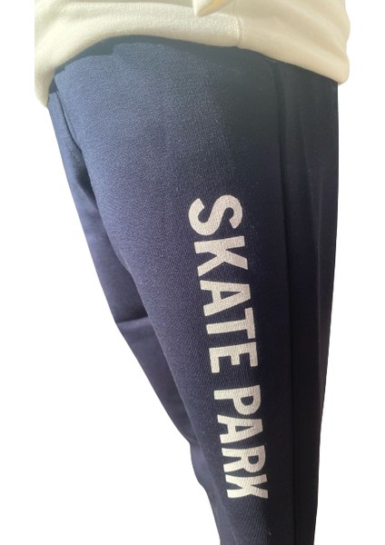 Erkek Çocuk Skate Park Pijama Takımı 6-7 Yaş Ekru Lacivert fırsatları