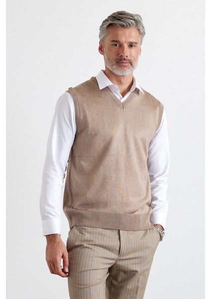 Erkek Standart Fit Normal Kesim V Yaka Kolsuz Süveter Triko Kazak indirimleri