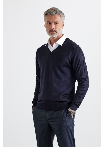 Erkek Standart Fit Normal Kesim V Yaka Triko Kazak