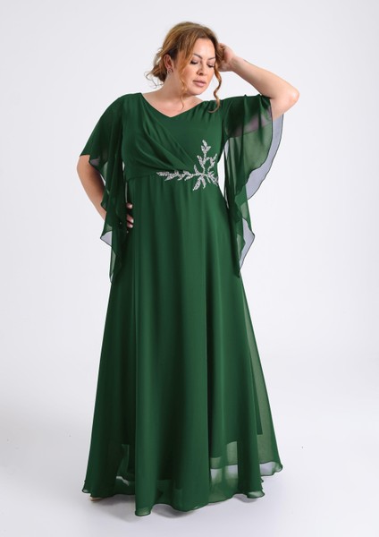 Büyük Beden Yeşil Renkli Yırtmaçlı Uzun Şifon Abiye Elbise fırsatları