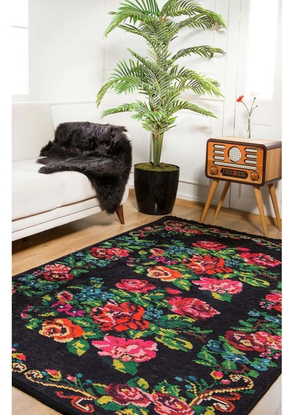 Klasik Siyah Kaymaz Taban Saçaklı Halı modelleri