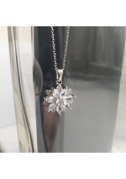 Çelik Silver Renkli Zirkon Taşlı Lotus Çiçeği Kolye fiyatları