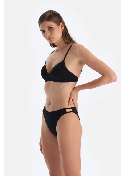 Siyah Kaplı Bikini Üstü modelleri