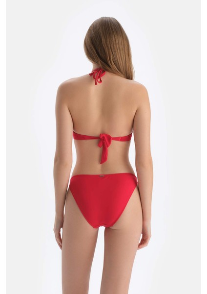 Kırmızı Kaplı Bikini Üstü