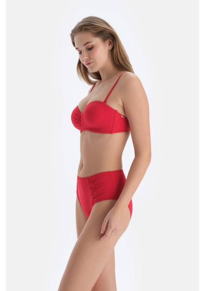 Kırmızı Straplez Kaplı Bikini Üst