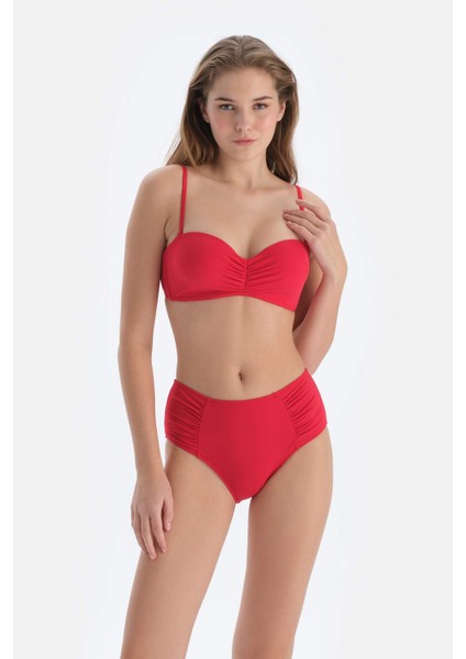 Kırmızı Straplez Kaplı Bikini Üst