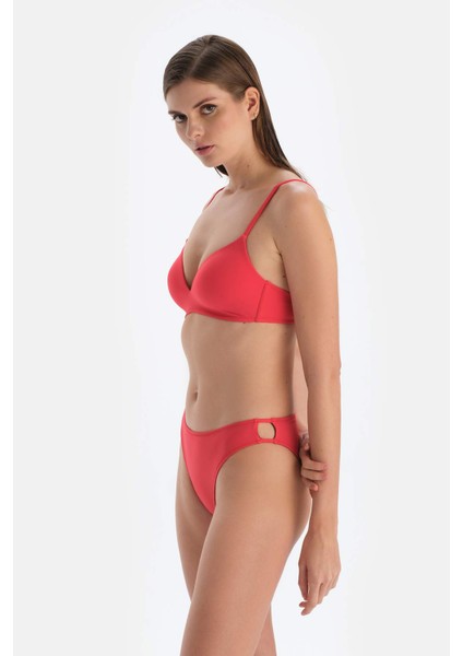 Kırmızı Kaplı Bikini Üstü