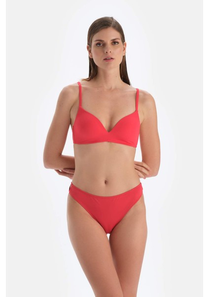 Kırmızı Kaplı Bikini Üstü