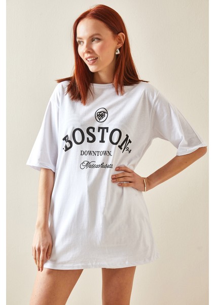 Beyaz Bisiklet Yaka Yazılı Oversize T-Shirt 5YXK1-48209-01