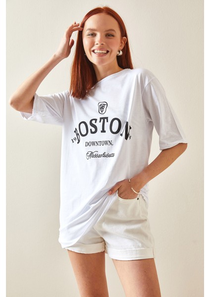 Beyaz Bisiklet Yaka Yazılı Oversize T-Shirt 5YXK1-48209-01