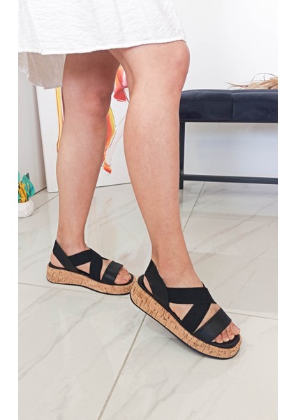 Siyah Lastikli Mantar Taban Kadın Sandalet