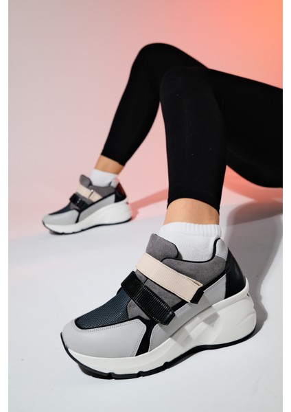 Berge Buz Siyah Kadın Cırtlı Dolgu Taban Spor Sneakers