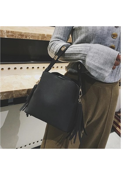 Fırçalama Kadın Kova Eski Püskül Askılı Retro Omuzdan Askılı Crossbody Tote Çanta (Yurt Dışından) fırsatları