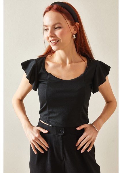 Siyah Kolları Volanlı Crop Bluz 5YXK2-48200-02 fırsatları