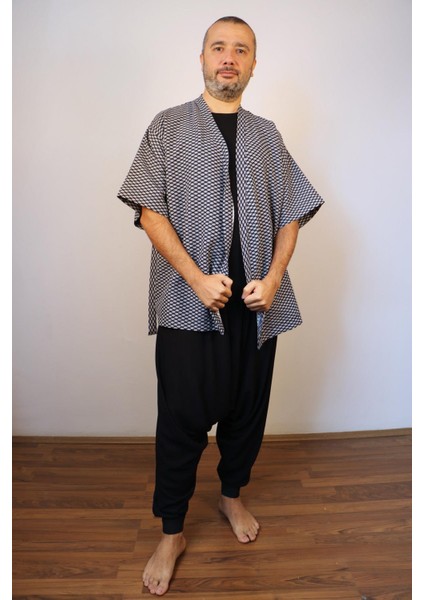 Unisex Siyah-Beyaz Desenli Kısa Kimono Ceket