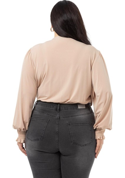 Büyük Beden Kruvaze Kol Ağzı Lastik Gipe Detaylı Çıtçıtlı Bej Rengi Bluz modelleri