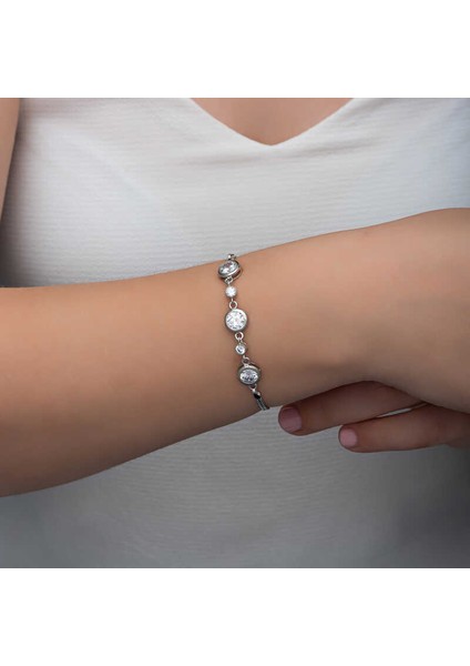 Gümüş Yuvarlak Taşlı Kadın Bileklik fırsatları