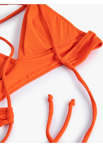 Üçgen Bikini Üstü Dokulu Çapraz Askılı Kaplı