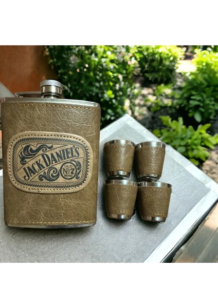 Çelik Kamp Matarası Yıldönümü Sevgiliye Hediye Deri Kaplamalı Shot Bardak Içki Viski Outdoor Ürünler fiyatları