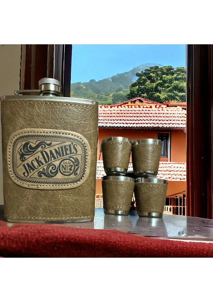 Çelik Kamp Matarası Yıldönümü Sevgiliye Hediye Deri Kaplamalı Shot Bardak Içki Viski Outdoor Ürünler modelleri